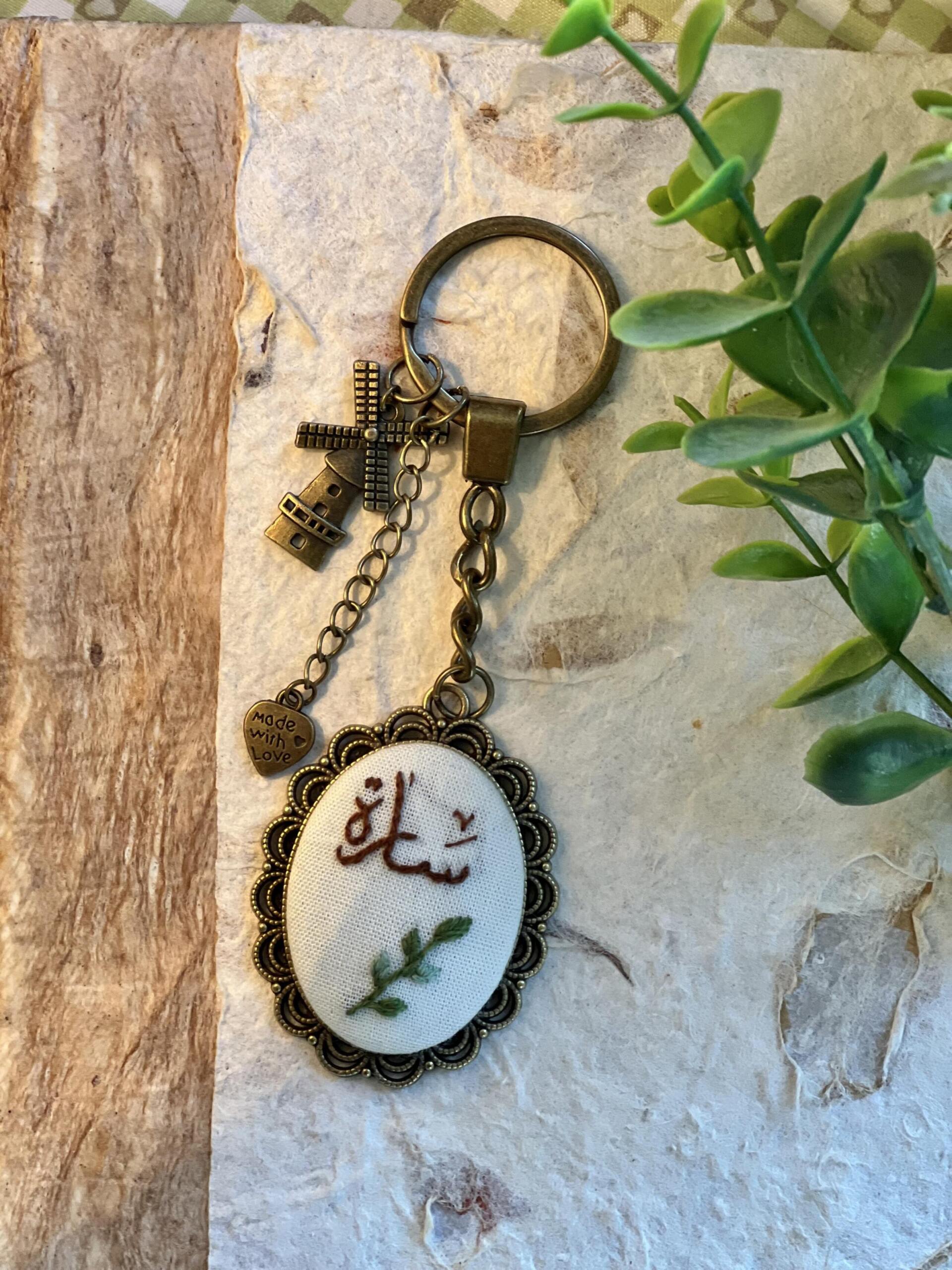ميدالية نسائية بتصميم أنيق